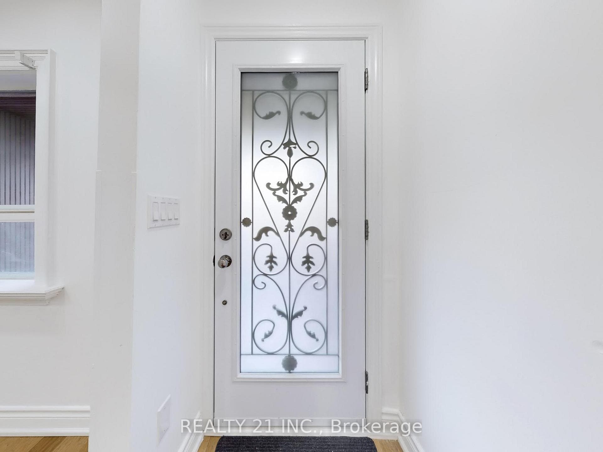 92 King Edward Ave Avenue photo 21