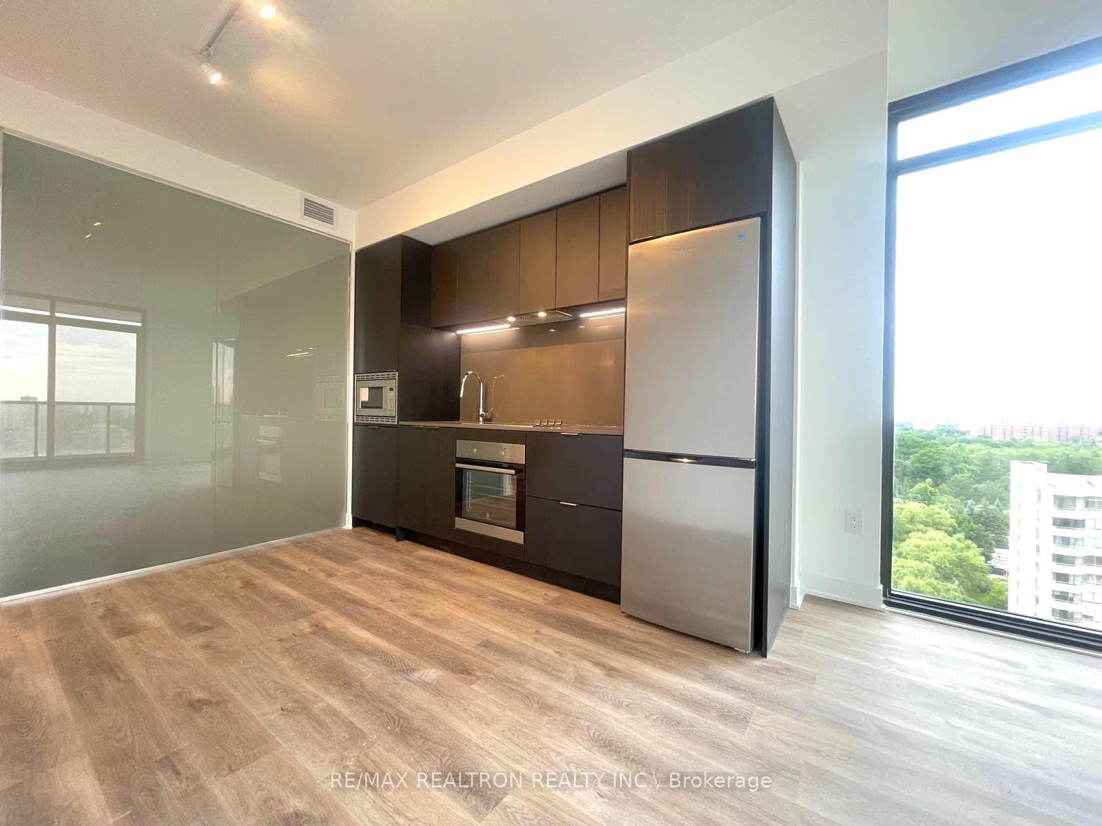 86 Dundas Street Unit 1201 photo 4