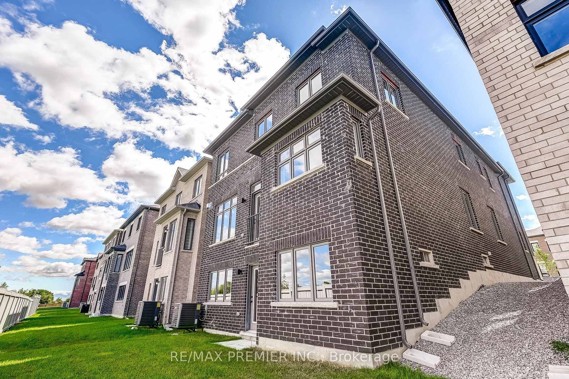 374 Boundary Boulevard photo 44