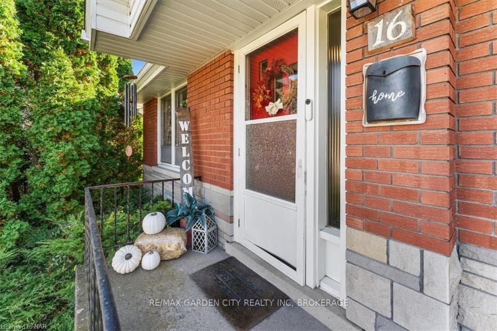 16 Hazelwood Avenue photo 4