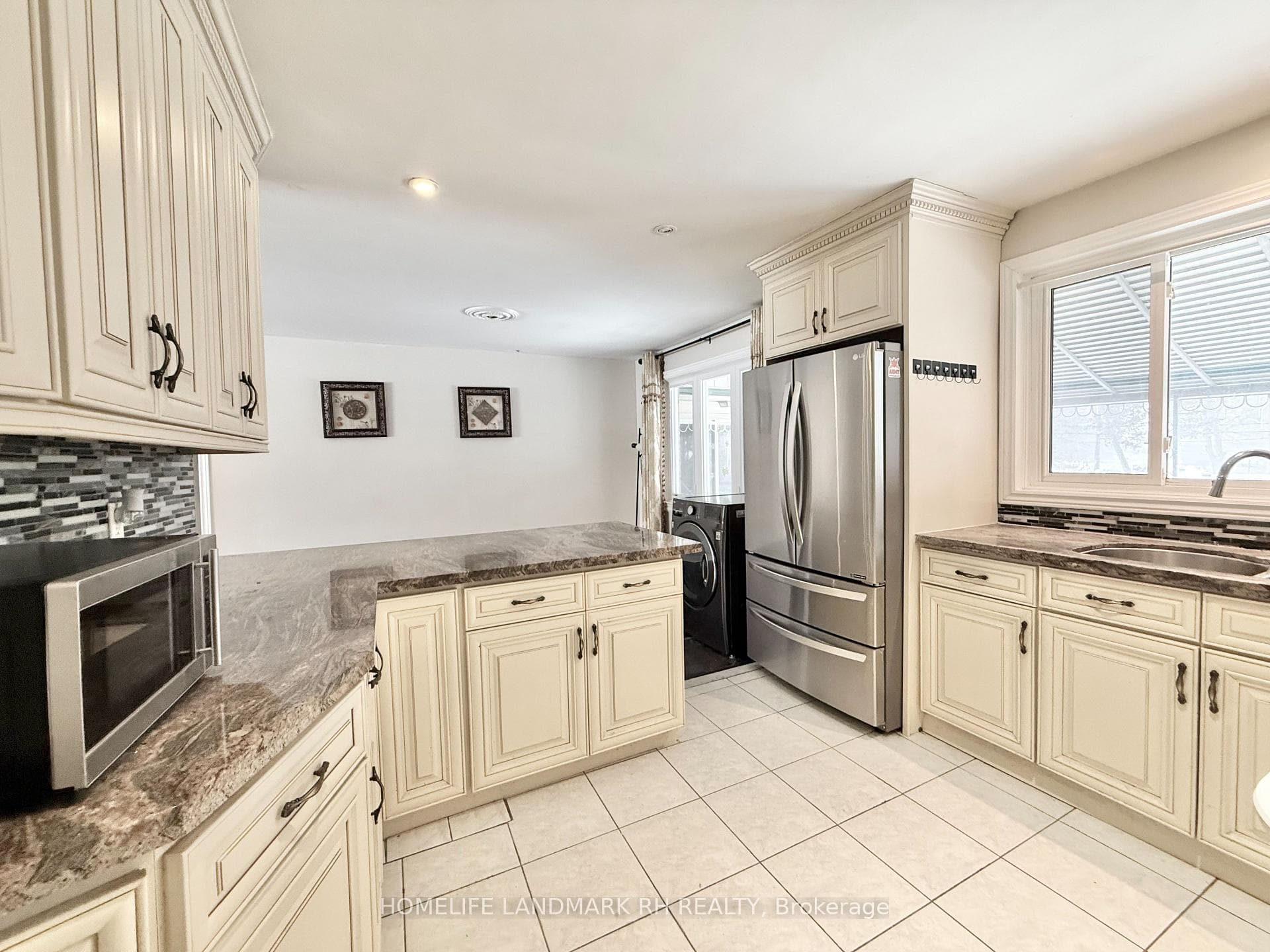 9 Lockie Avenue photo 9