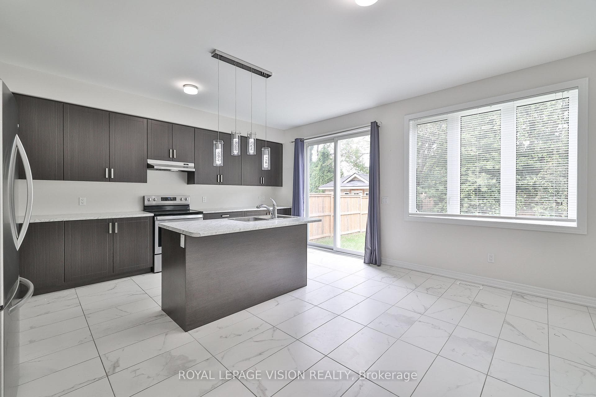 85 Mcfarlane Crescent photo 9