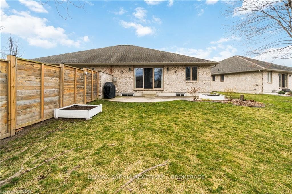 299 CASSANDRA Boulevard photo 36