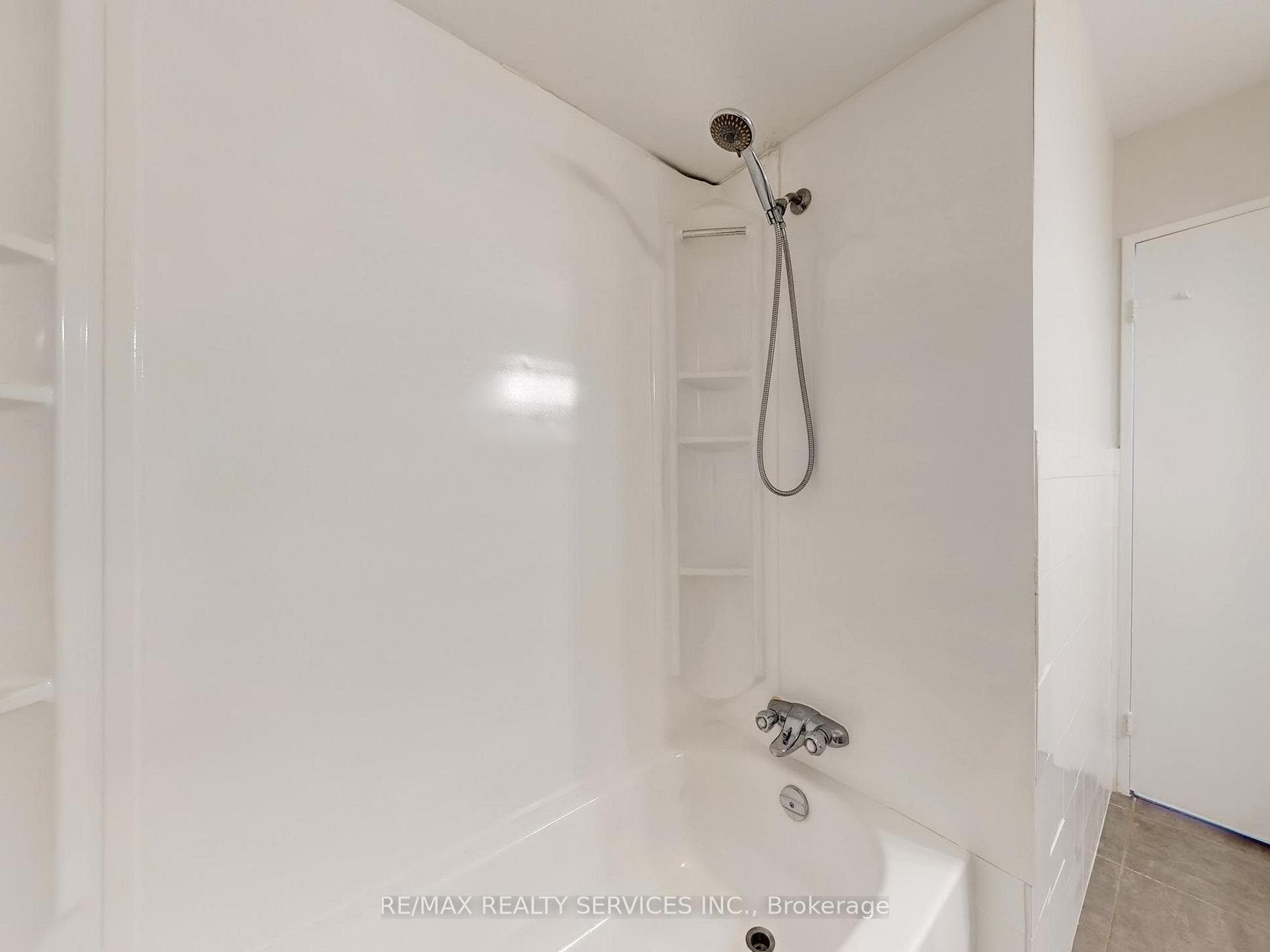 9 Glenridge Road photo 29