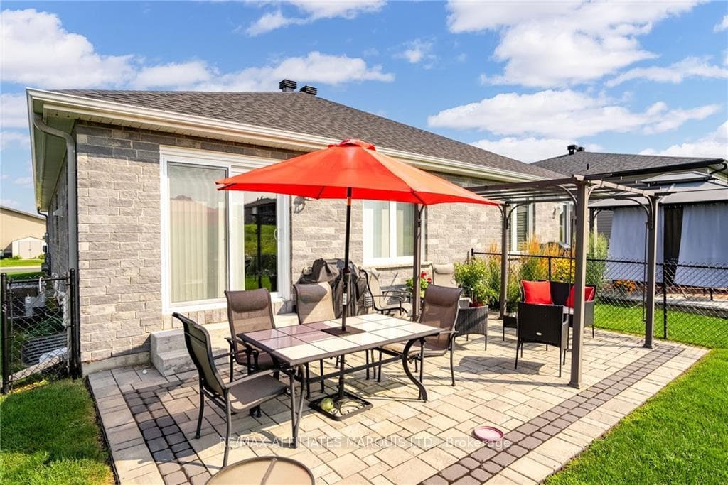 2184 BURKE Avenue photo 24