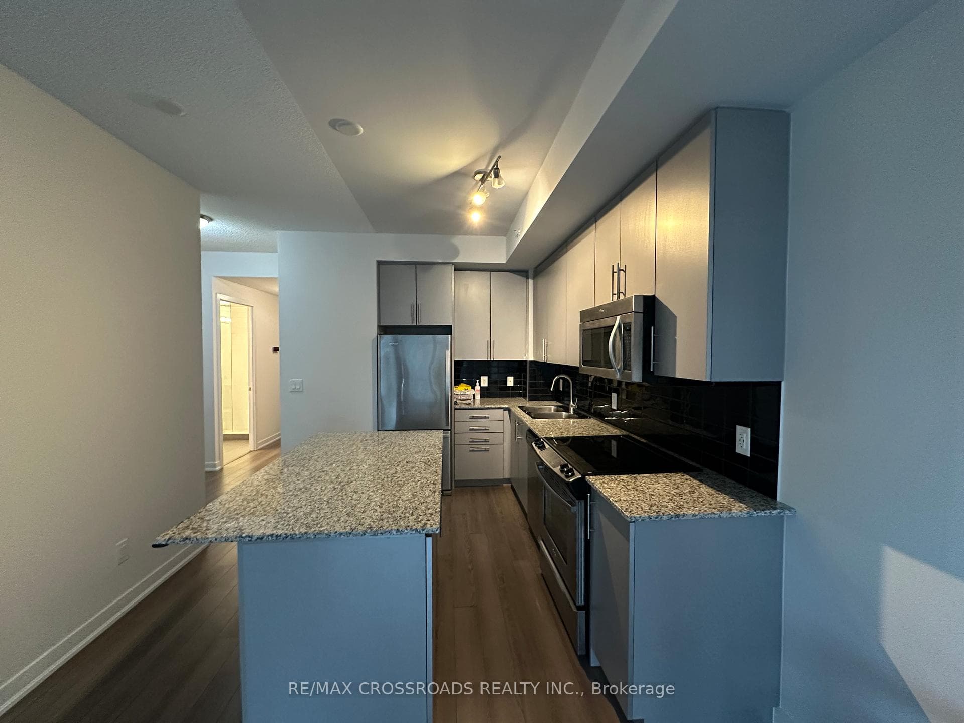 60 Berwick Avenue Unit 1211 photo 2