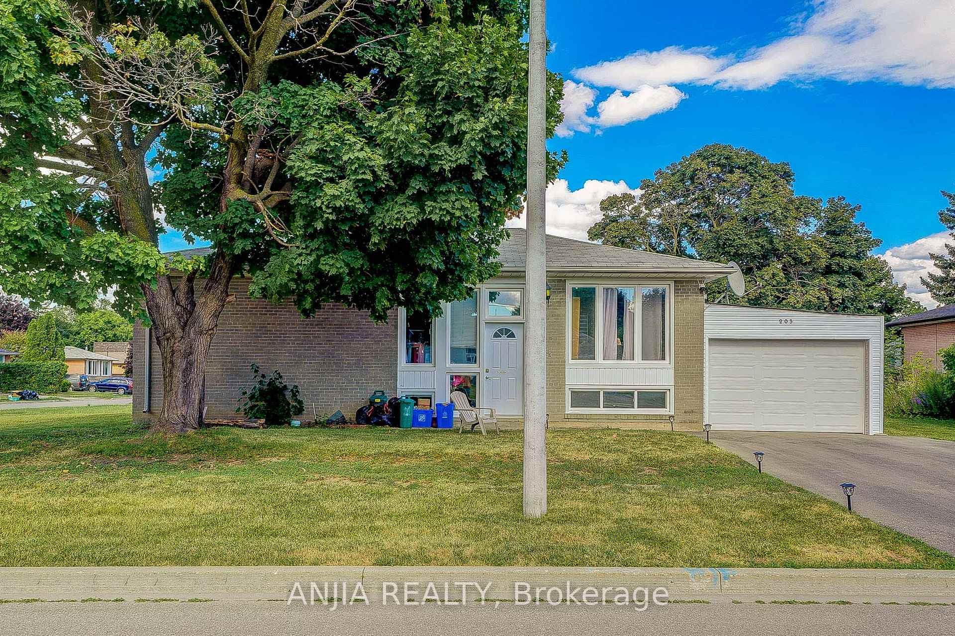 203 Norfolk Avenue Unit Main Fl photo 2