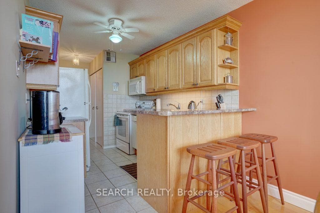 90 Ling Road Unit PH302 photo 9