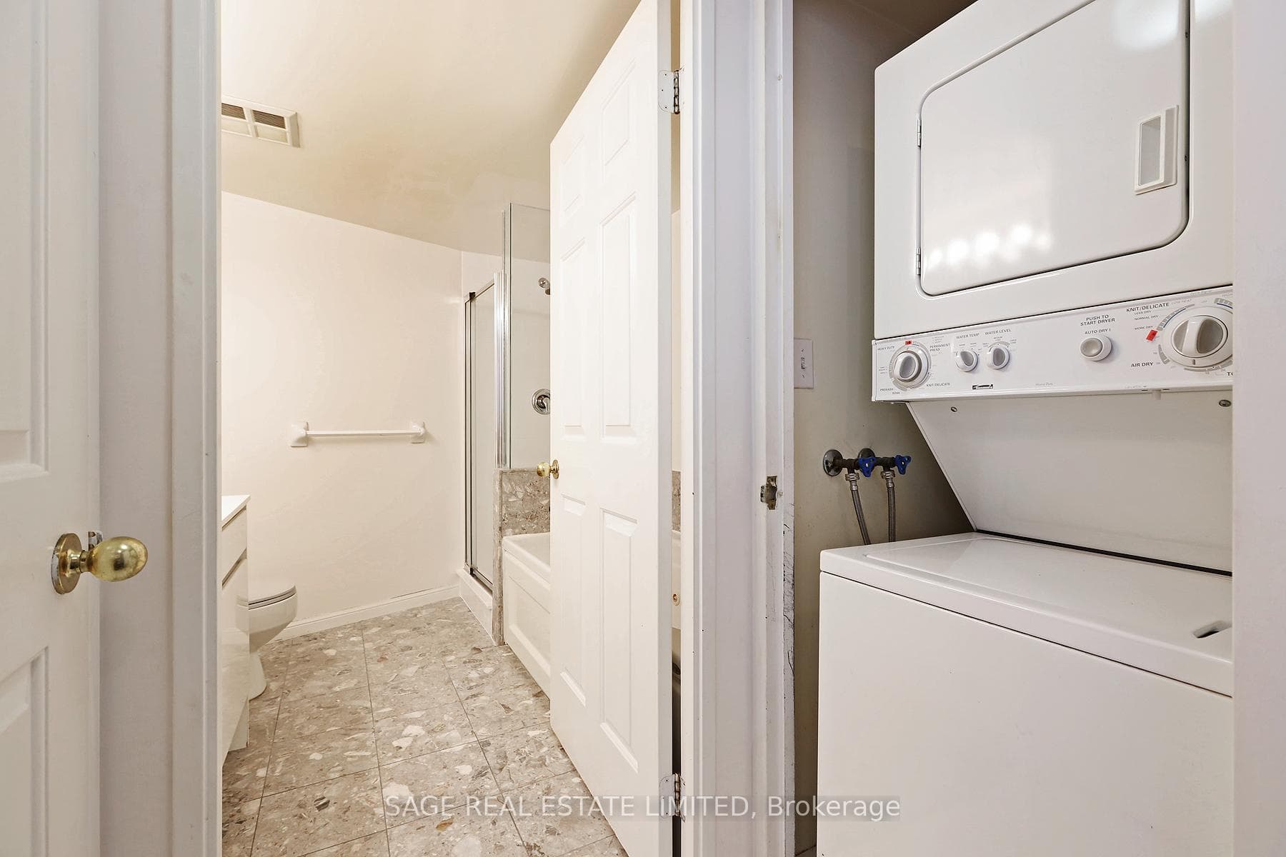 7 Carlton Street Unit 1716 photo 11