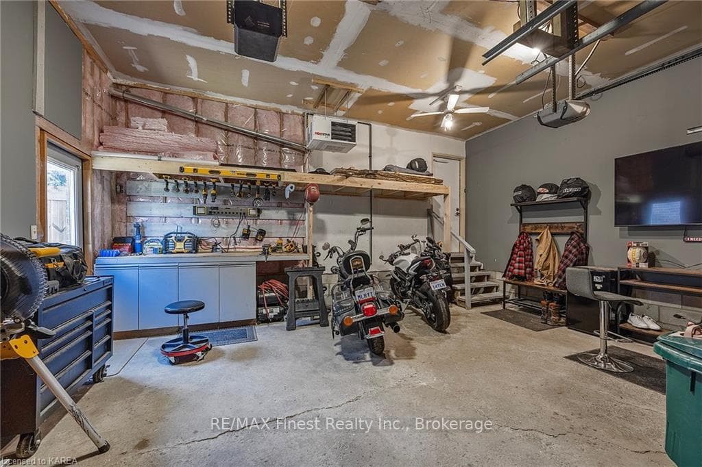 798 DAVIS Drive photo 38