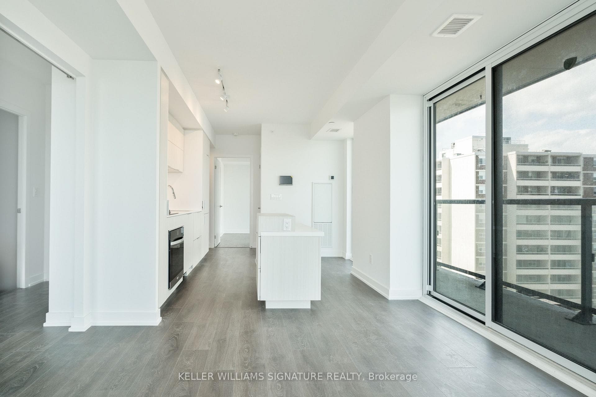 370 Martha Street Unit 703 photo 15