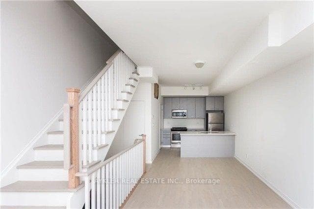 1321 Gerrard Street Unit 15 photo 2
