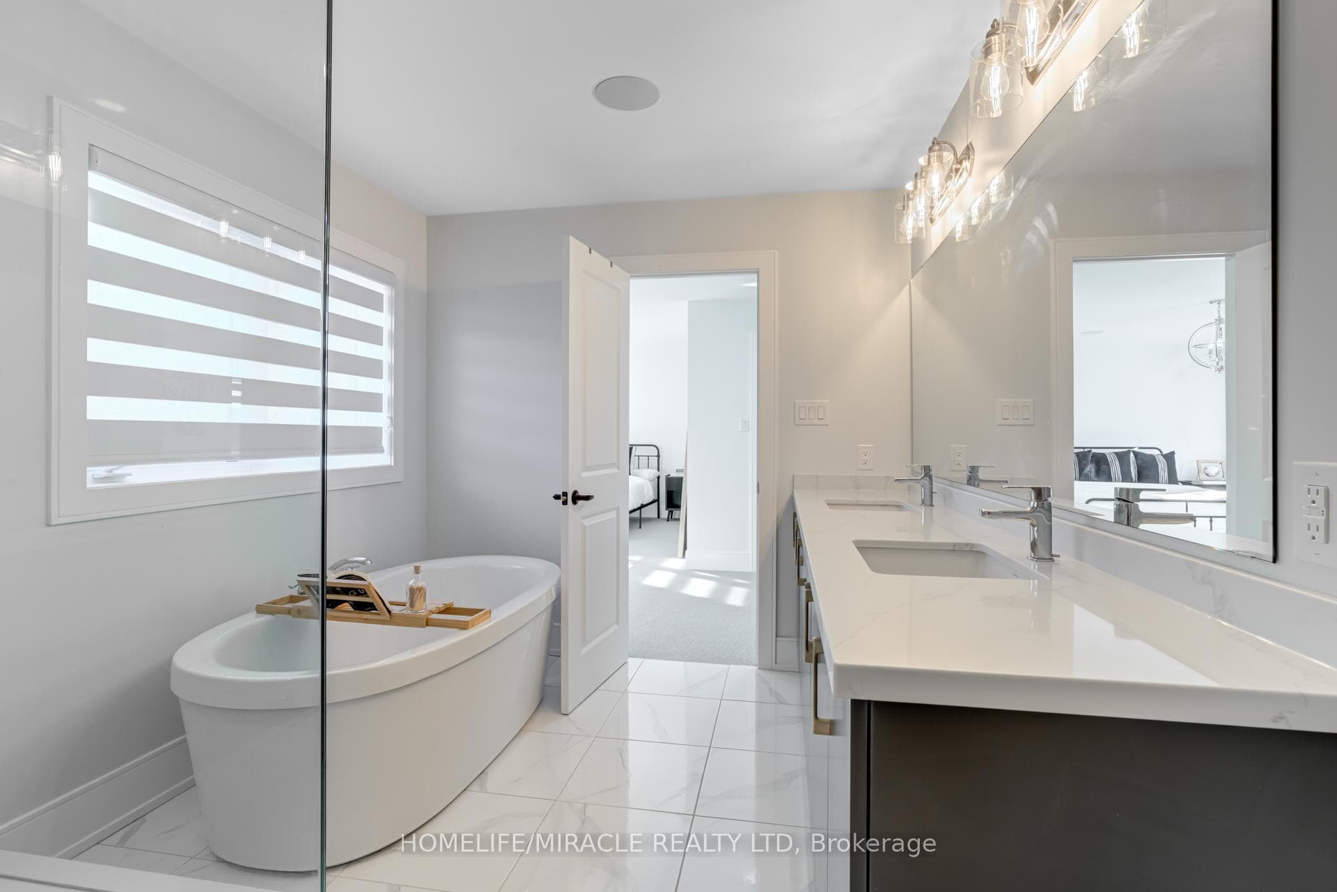 1177 Wickham Road photo 25
