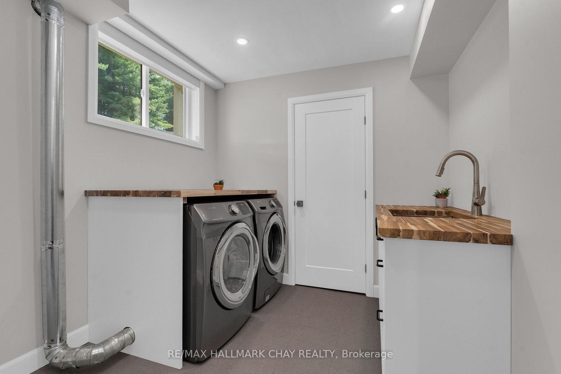 780 Marshall Road, Tiny