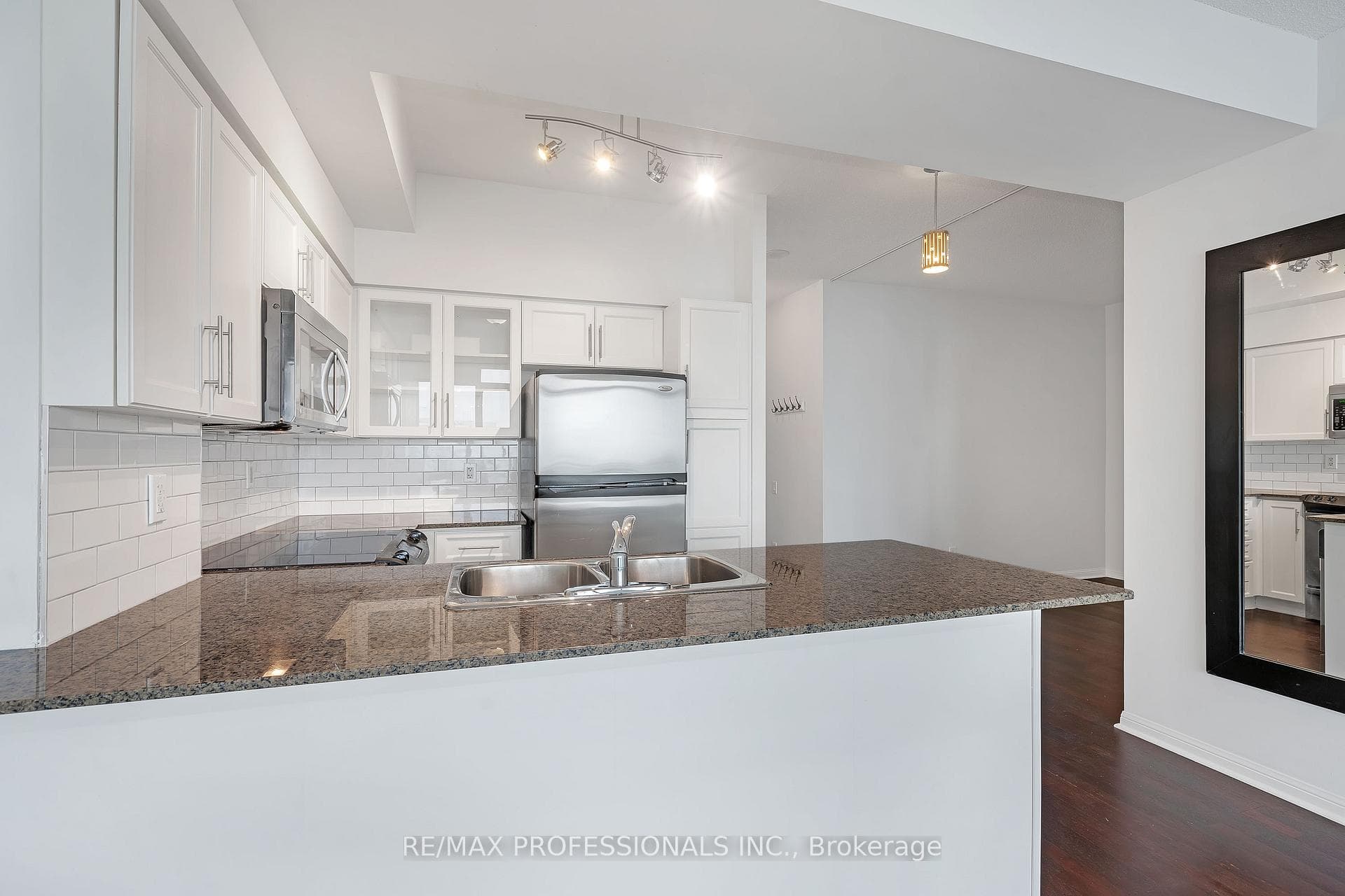 15 Windermere Avenue Unit 1808 photo 6