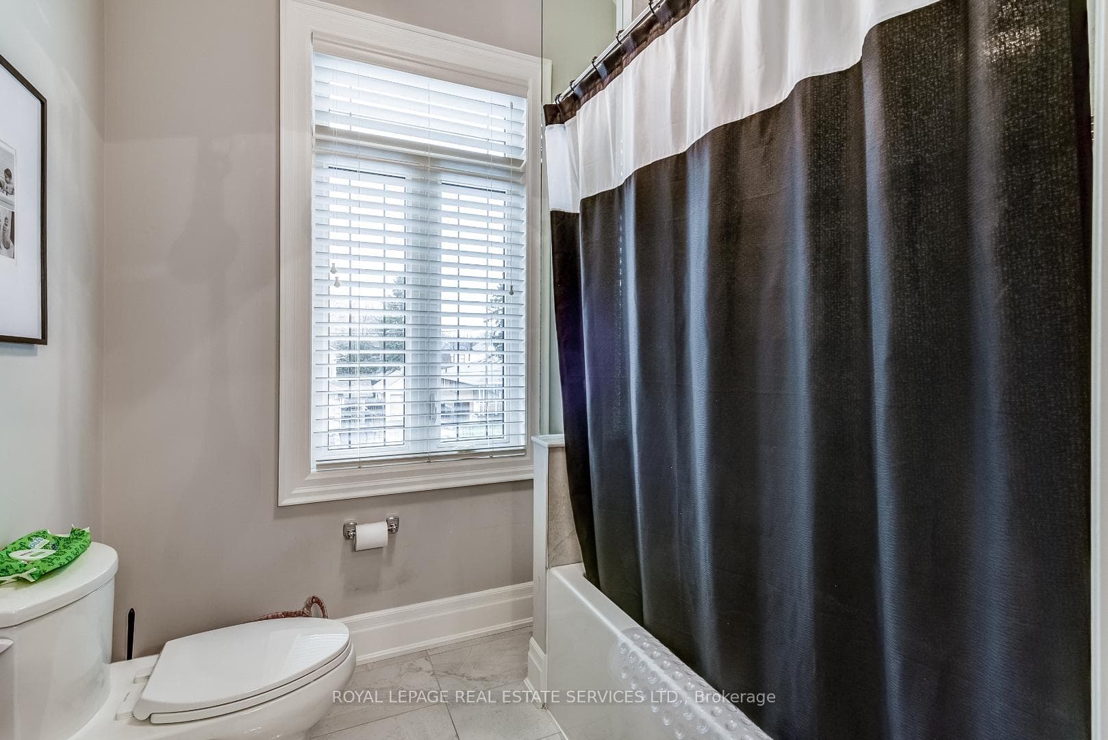 612 Byngmount Avenue photo 28