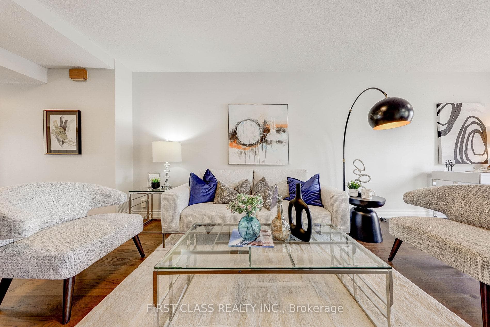 85 Madsen Crescent photo 5