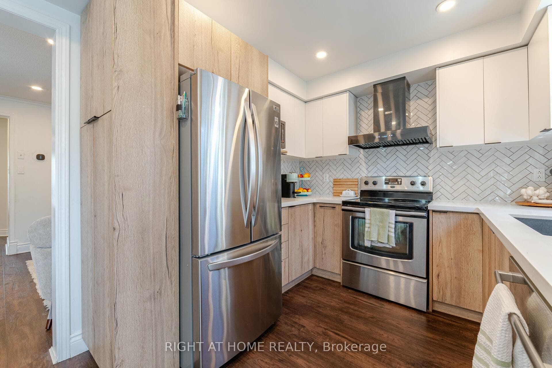 11 Catkins Crescent photo 12