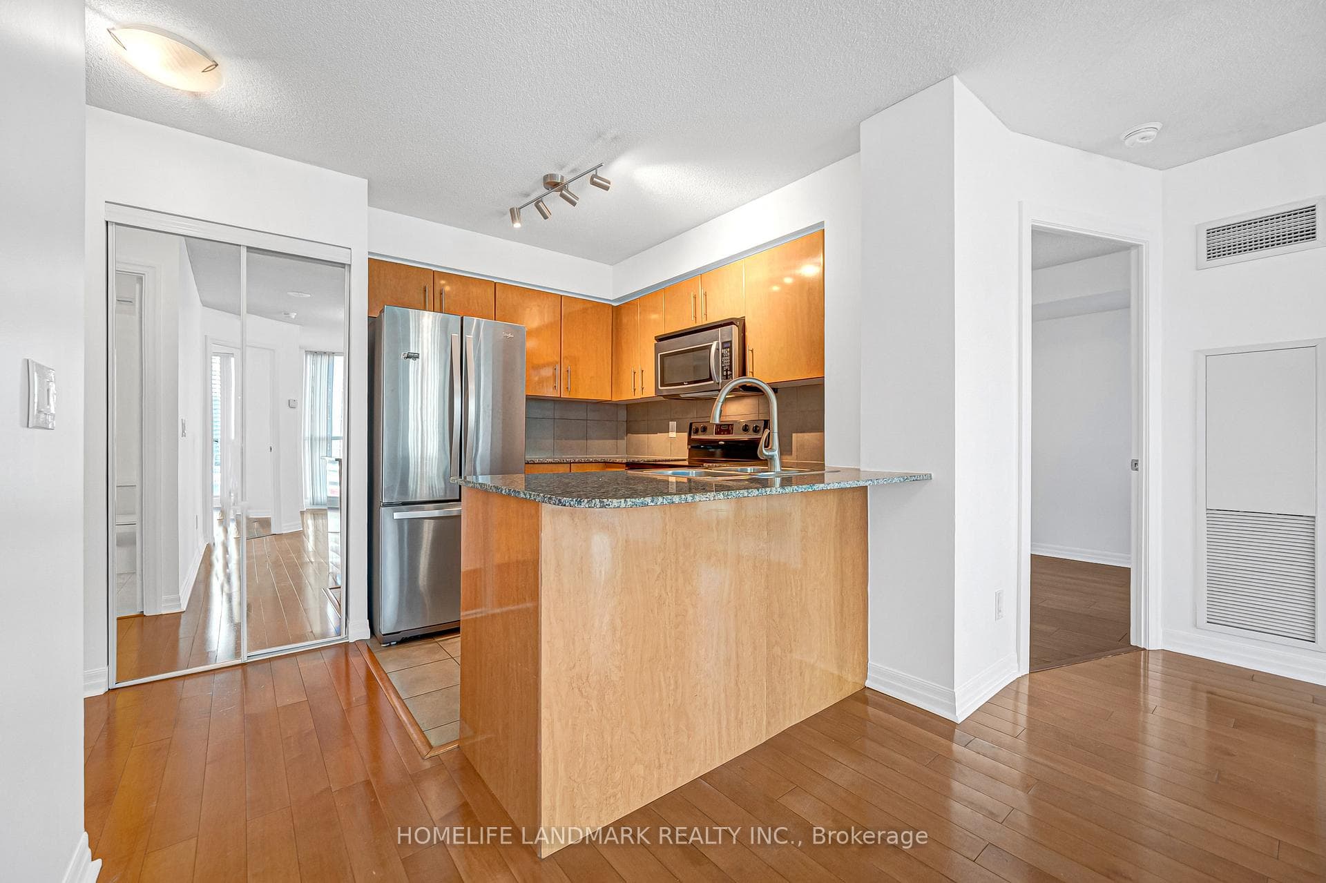 16 Yonge Street Unit 901 photo 12