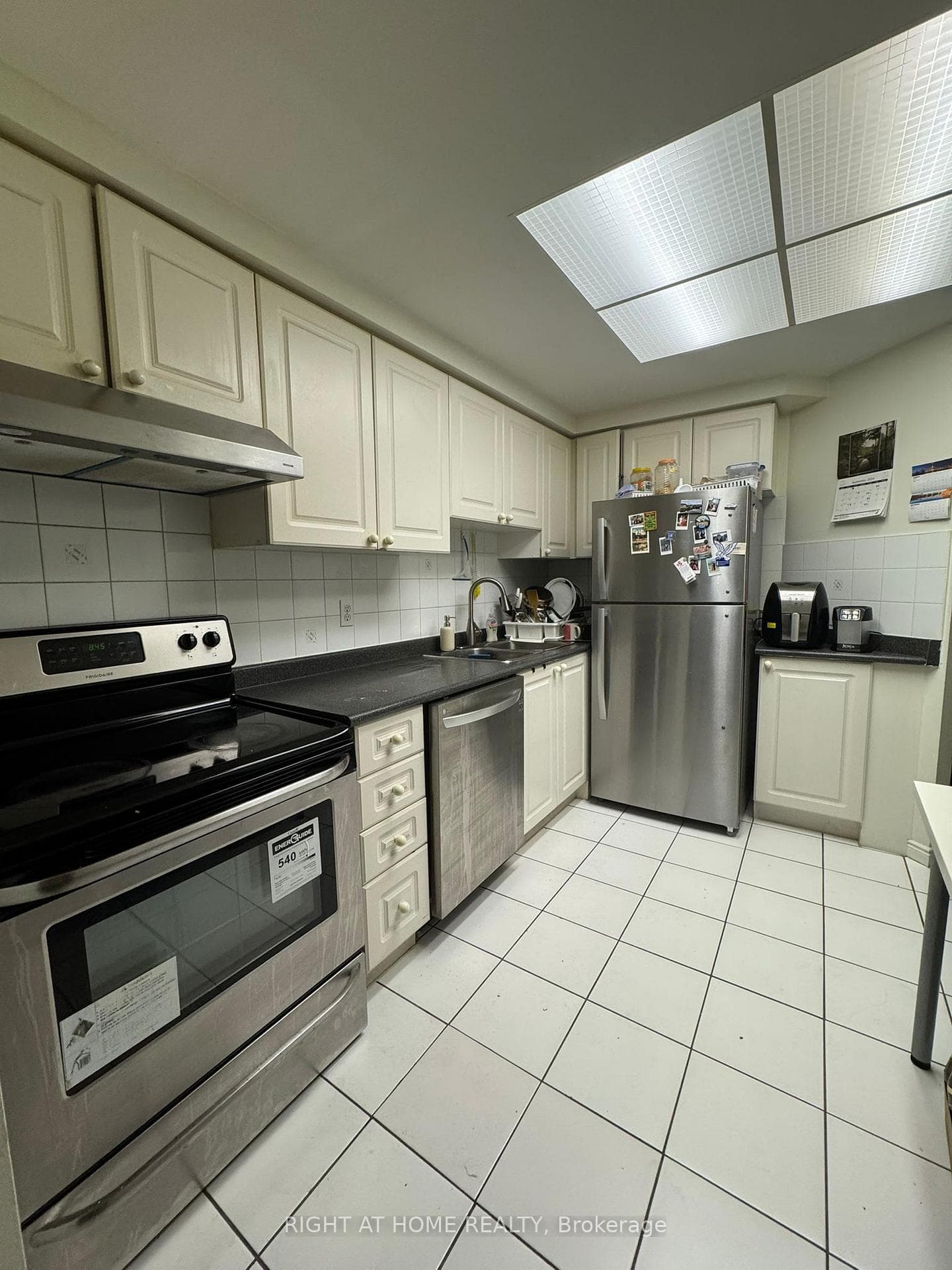 135 HILLCREST AVE Avenue Unit 212 photo 11