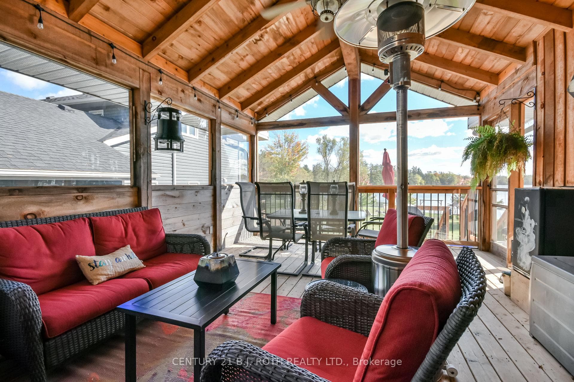 Bonus 3 season Muskoka Rm