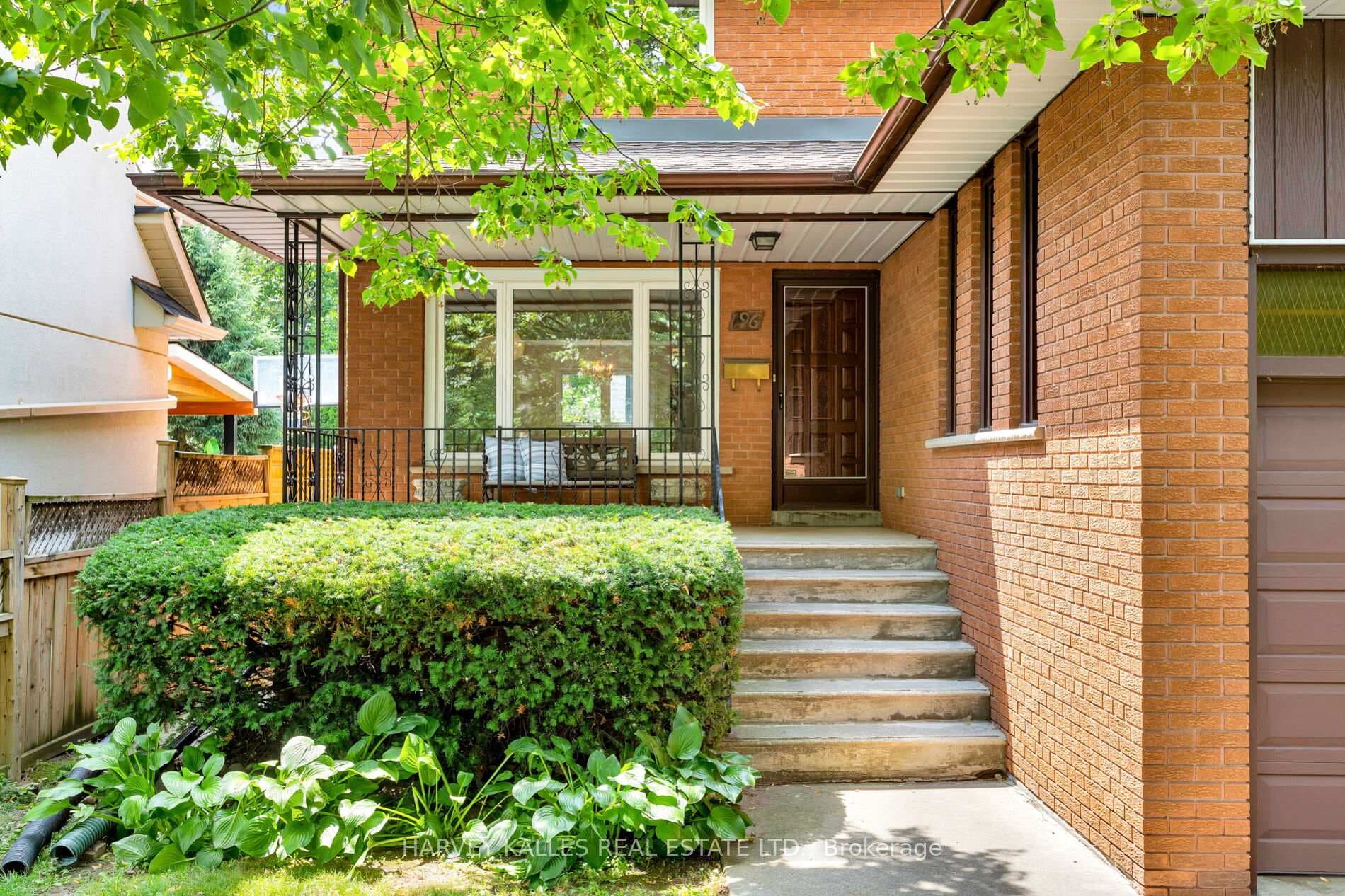 196 Prince Edward Drive photo 3