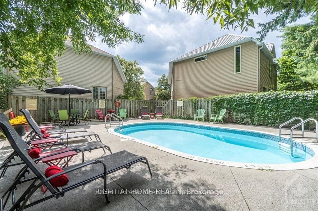 2982 Richmond Road photo 4