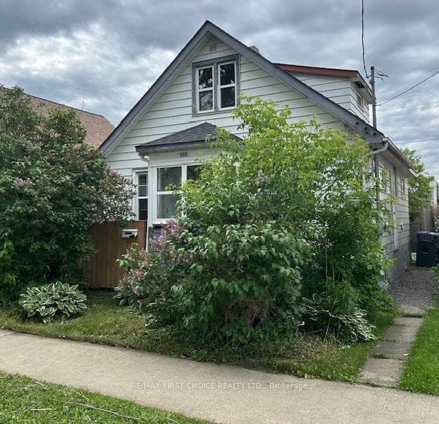 102 Machar Avenue photo 16