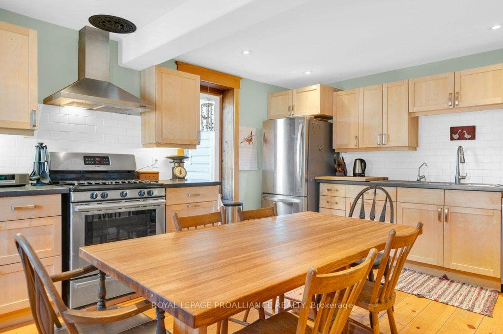 75 Dingman Street photo 18