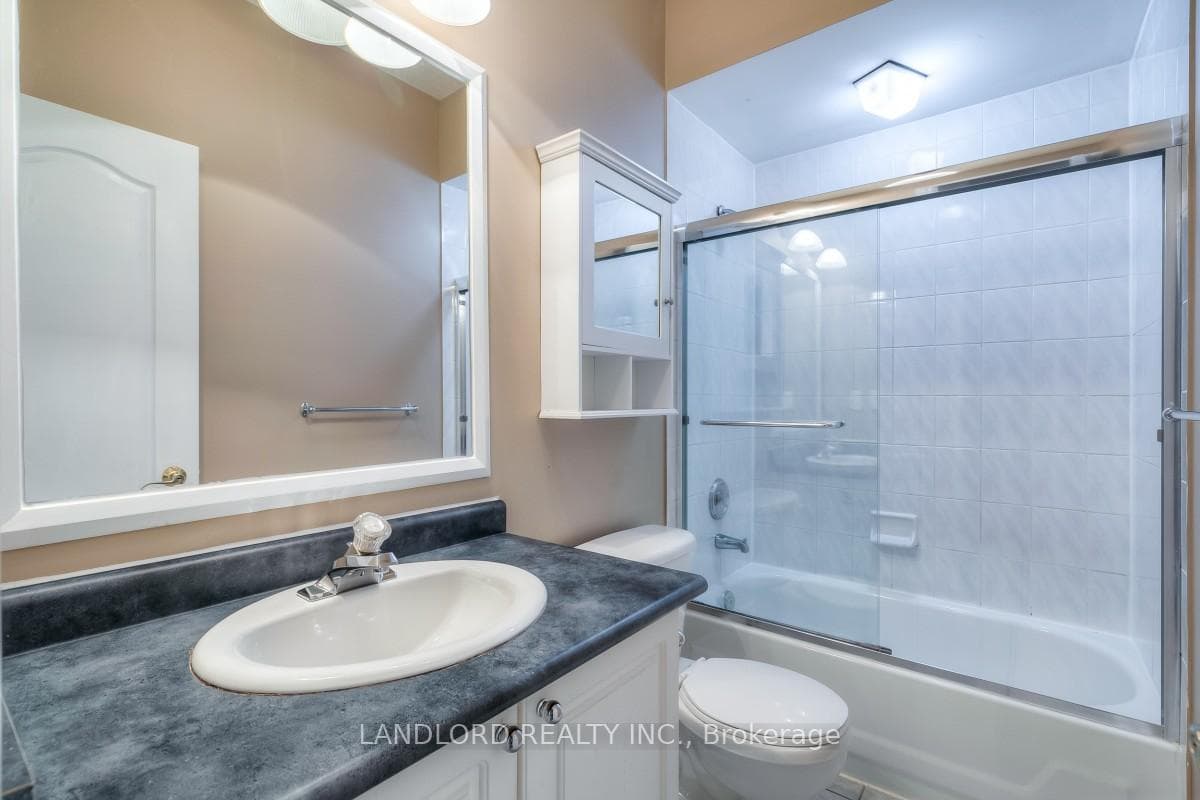 135 Massey Street photo 16
