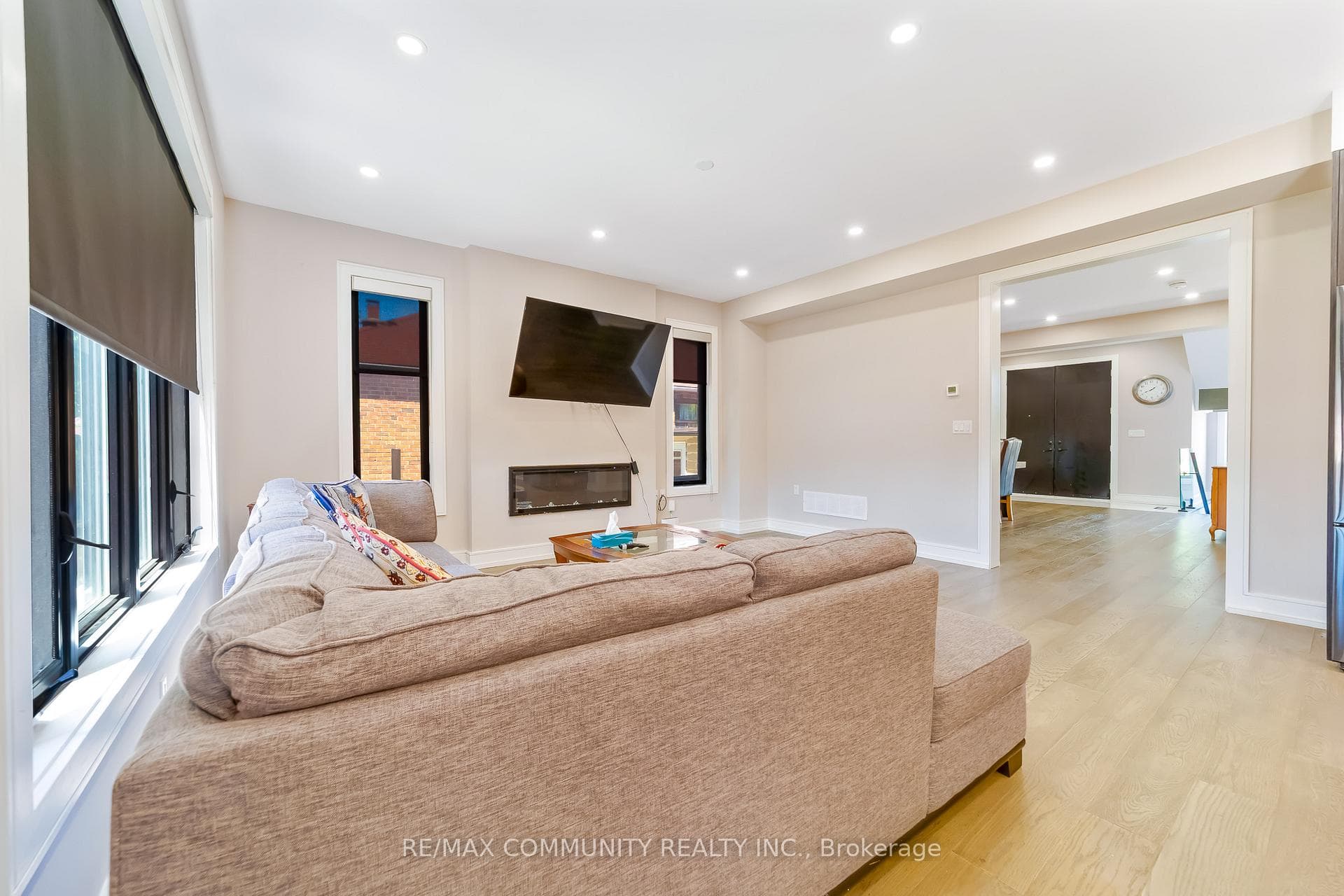 856 Kennedy Road photo 10