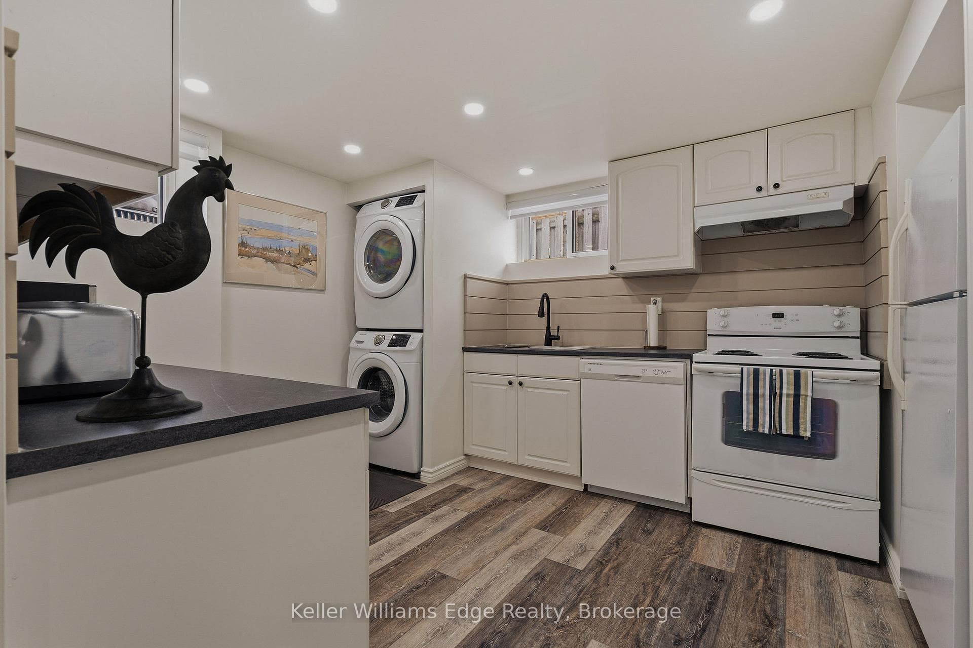 2424 Eileen Drive photo 22