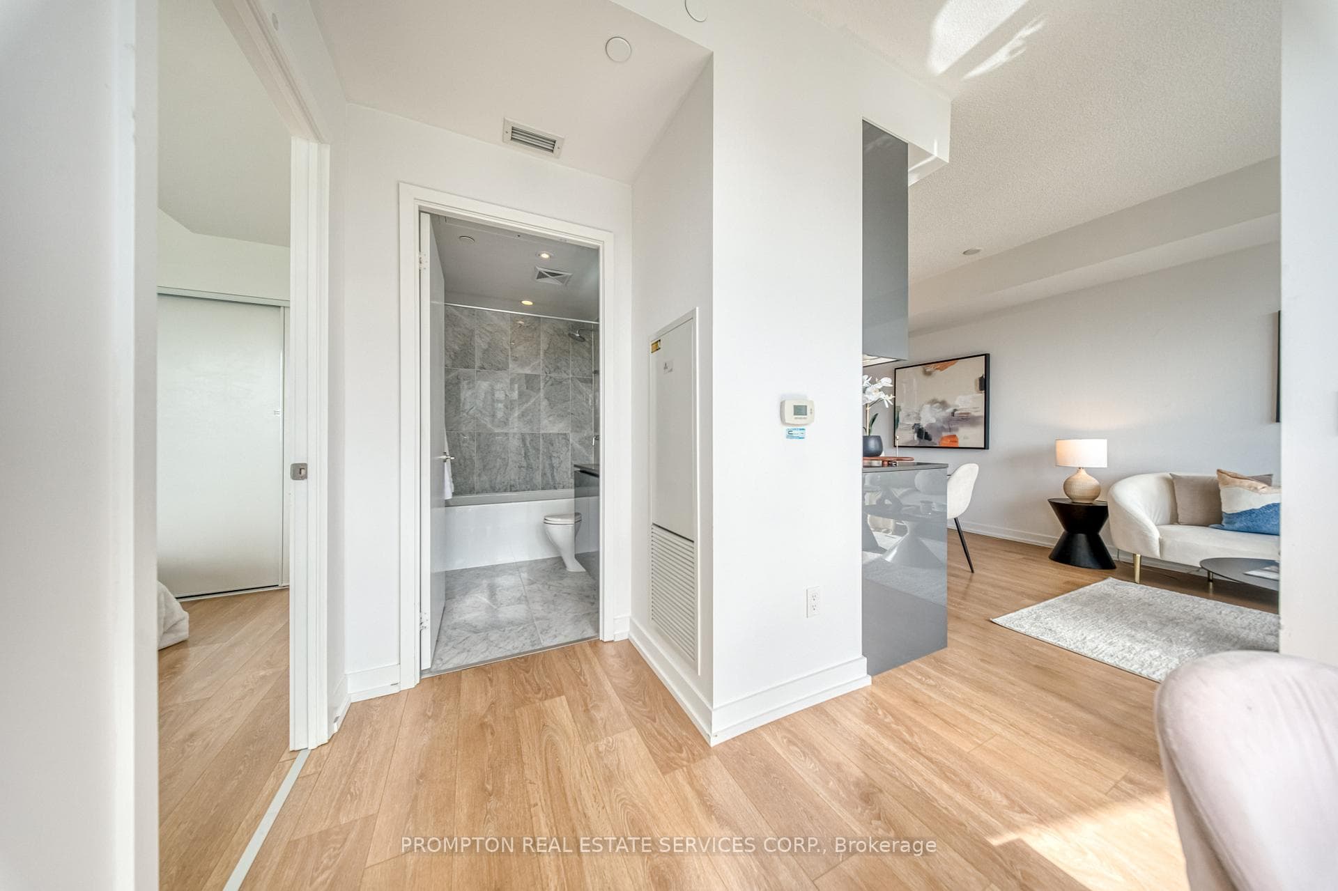 115 Mcmahon Drive Unit 3802 photo 20