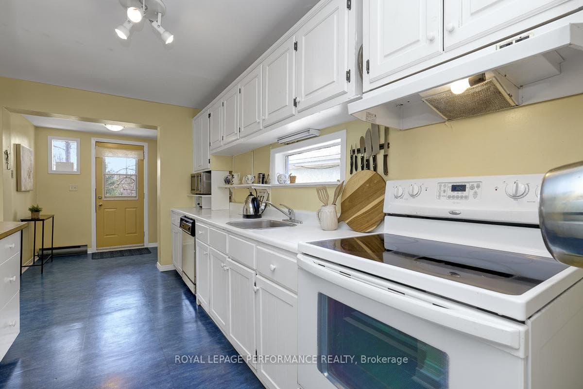 1141 North River Road photo 18