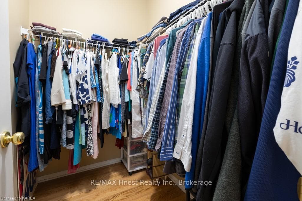 296 GRANDTRUNK Avenue photo 27