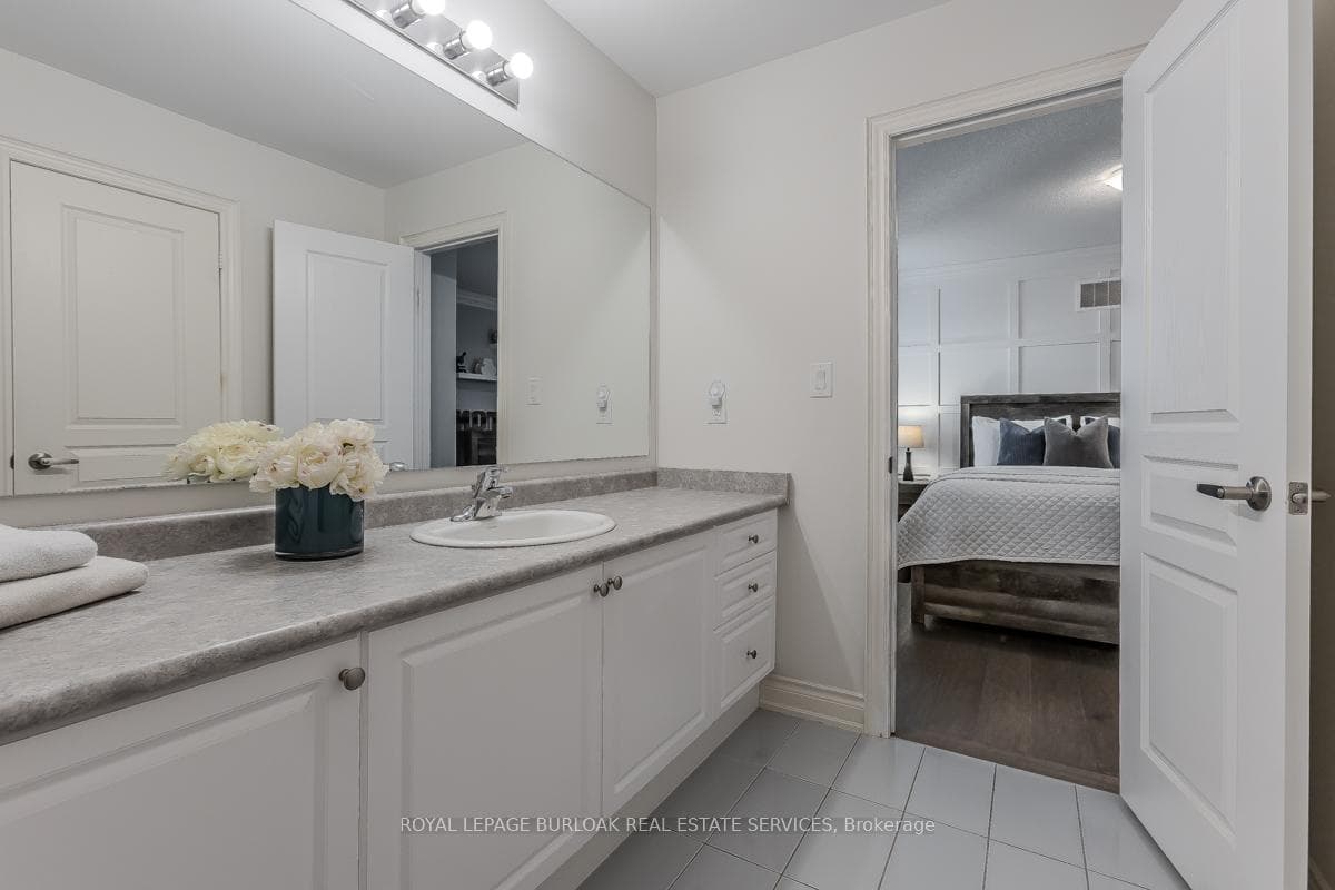 110 Avanti Crescent photo 30