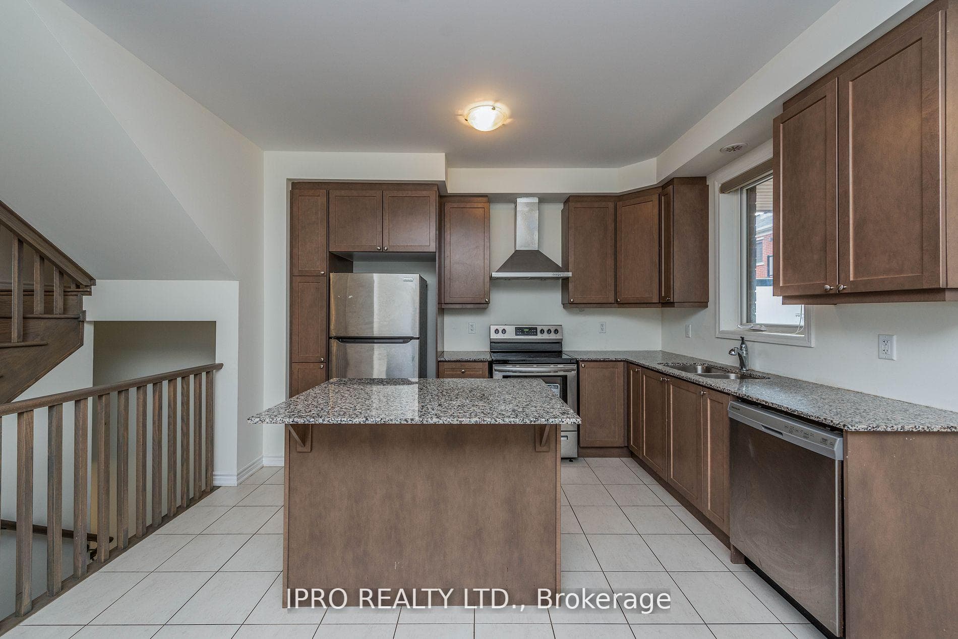 278 Lagerfeld Drive photo 15