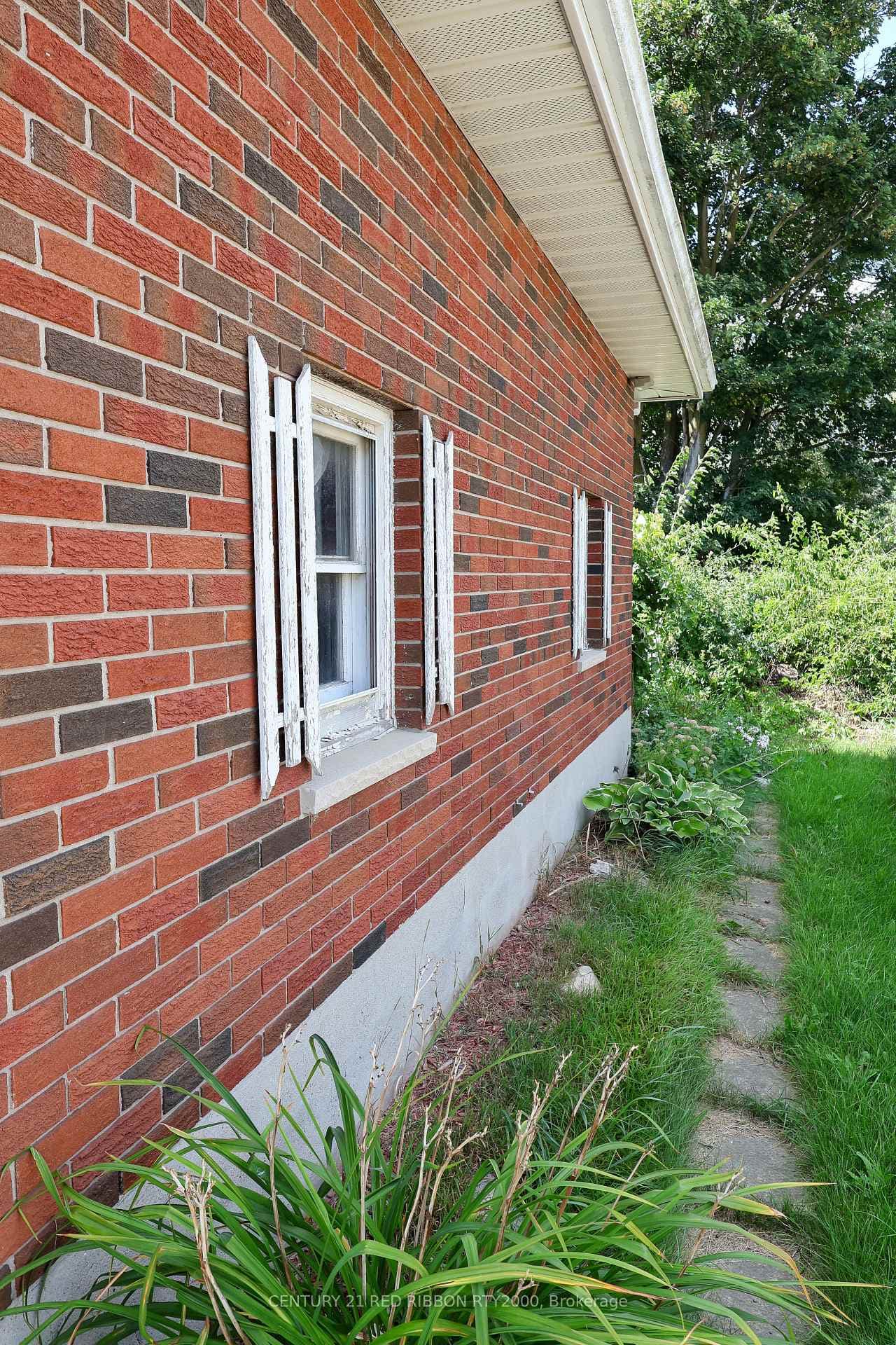 205 Metcalfe Street photo 7