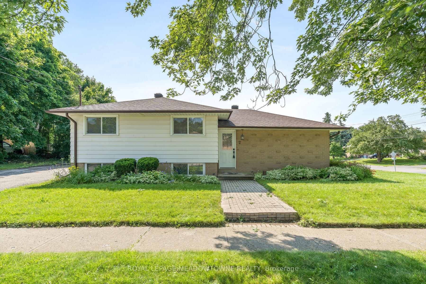 2 Raylawn Crescent photo 2