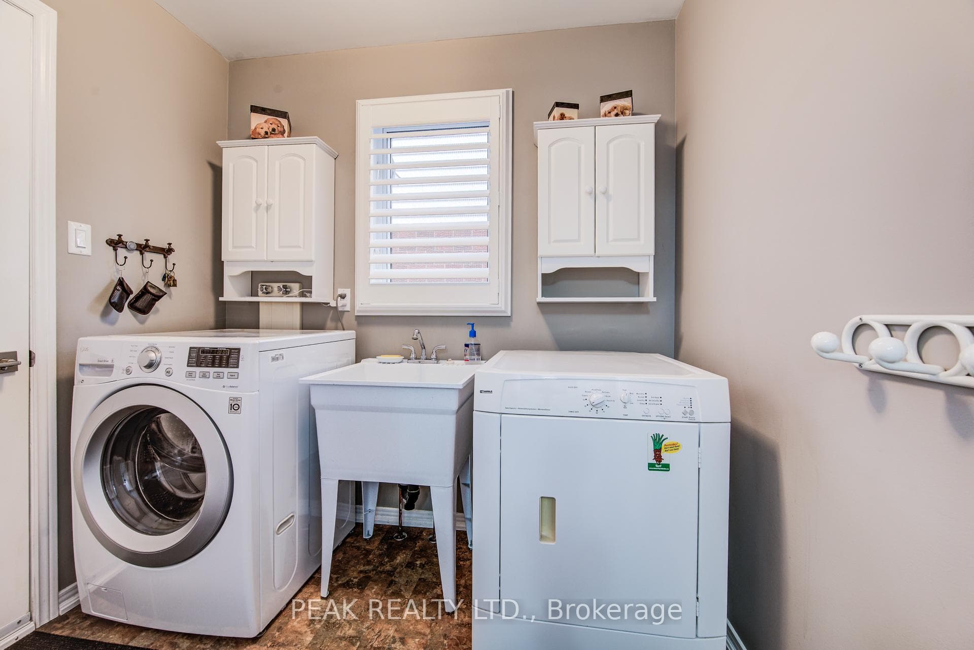 367 Meadowvale Place photo 24