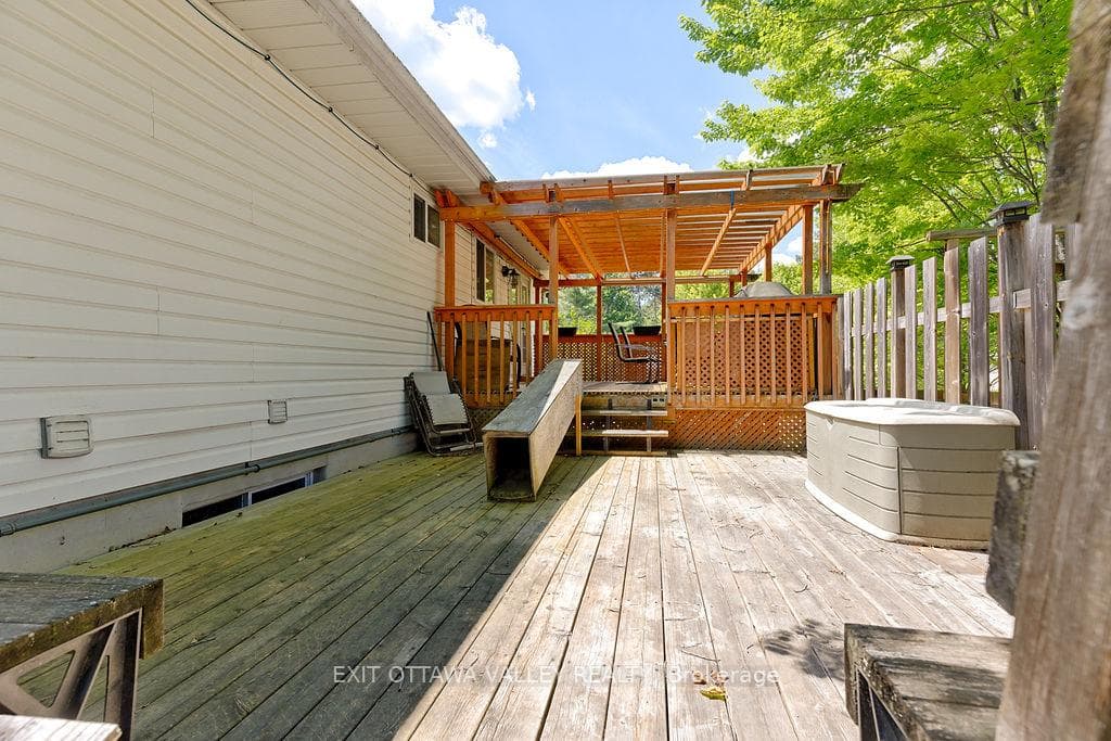 314 Carla Street photo 42