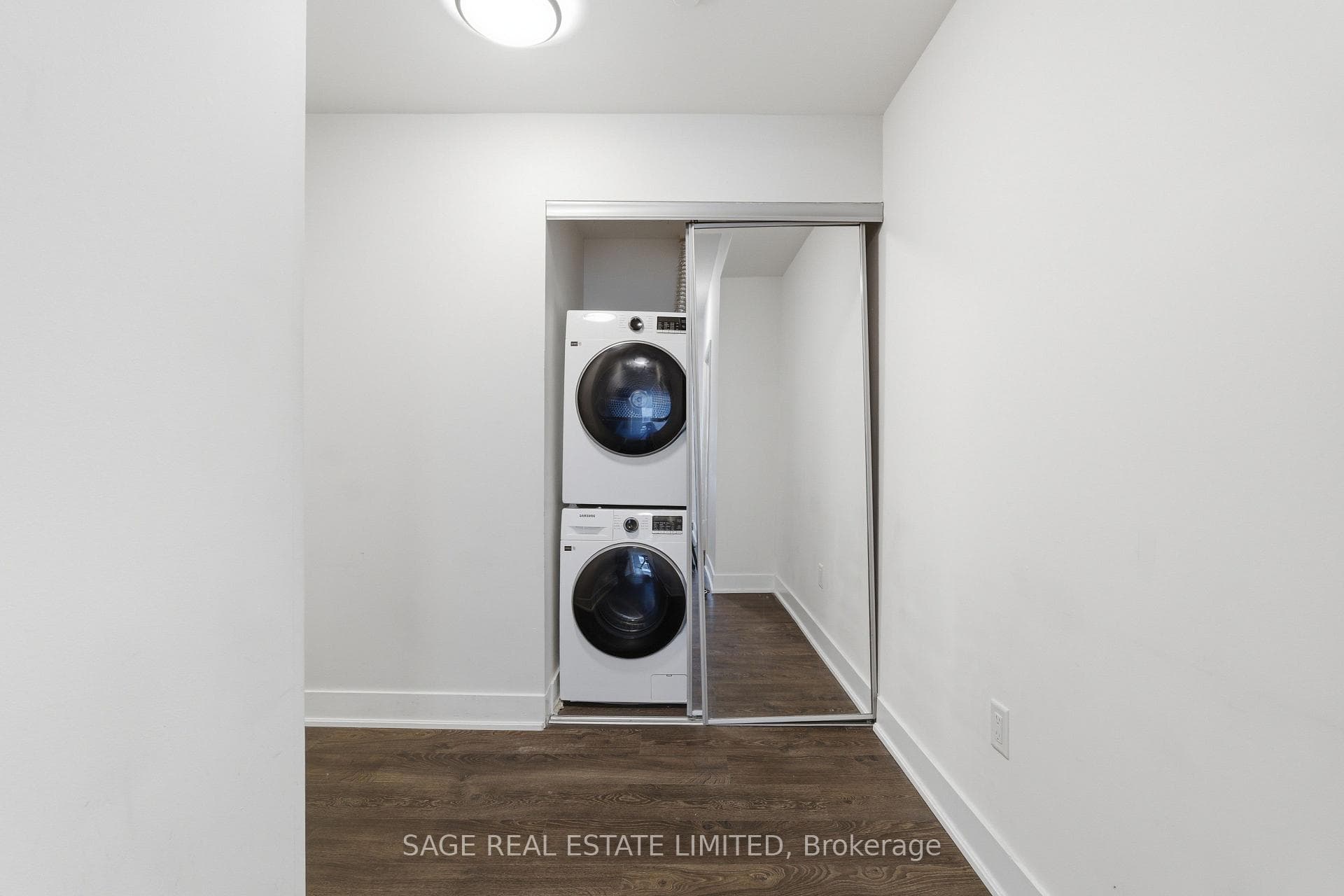 30 Roehampton Avenue Unit 805 photo 17