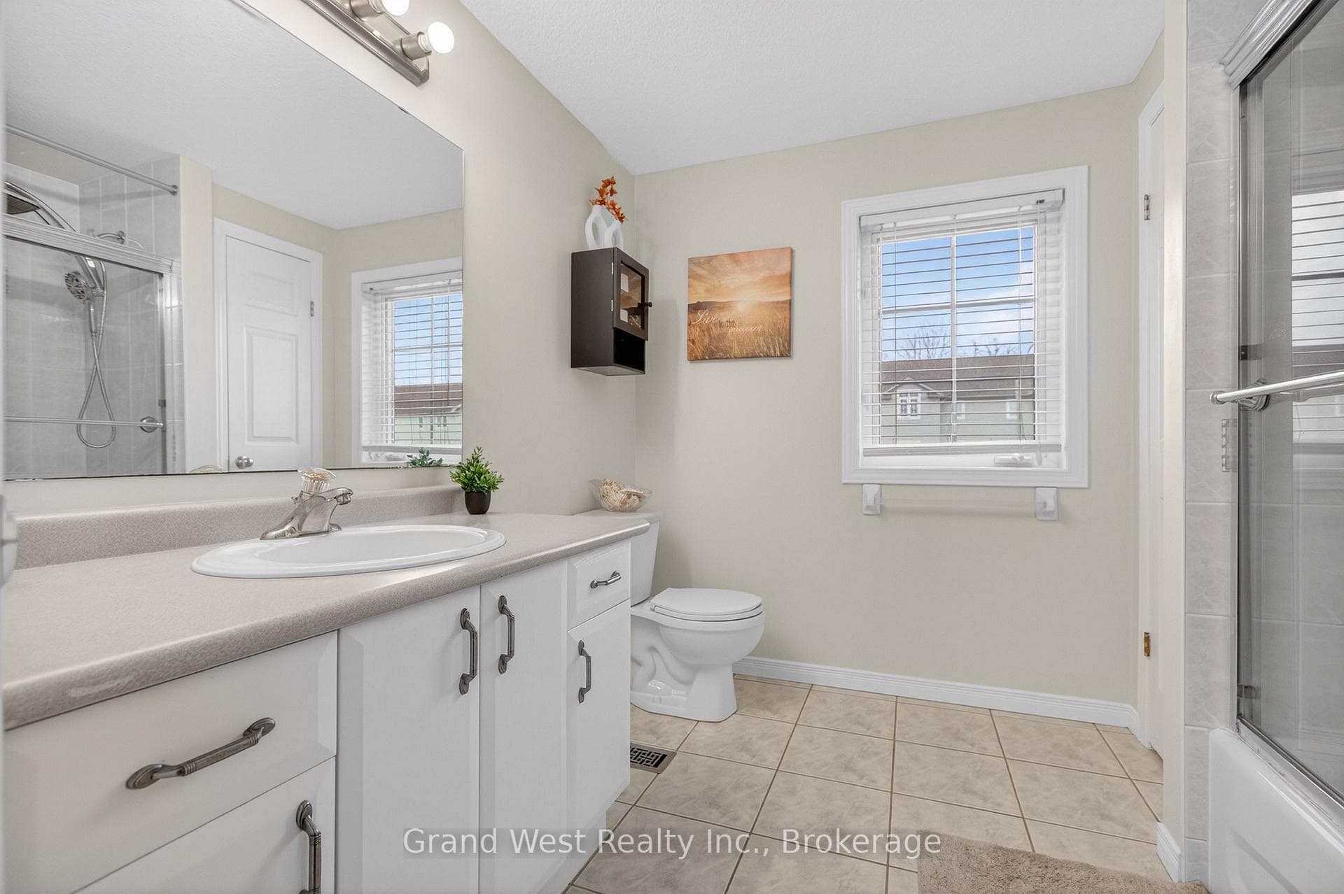 12 FERNCLIFFE Street photo 25