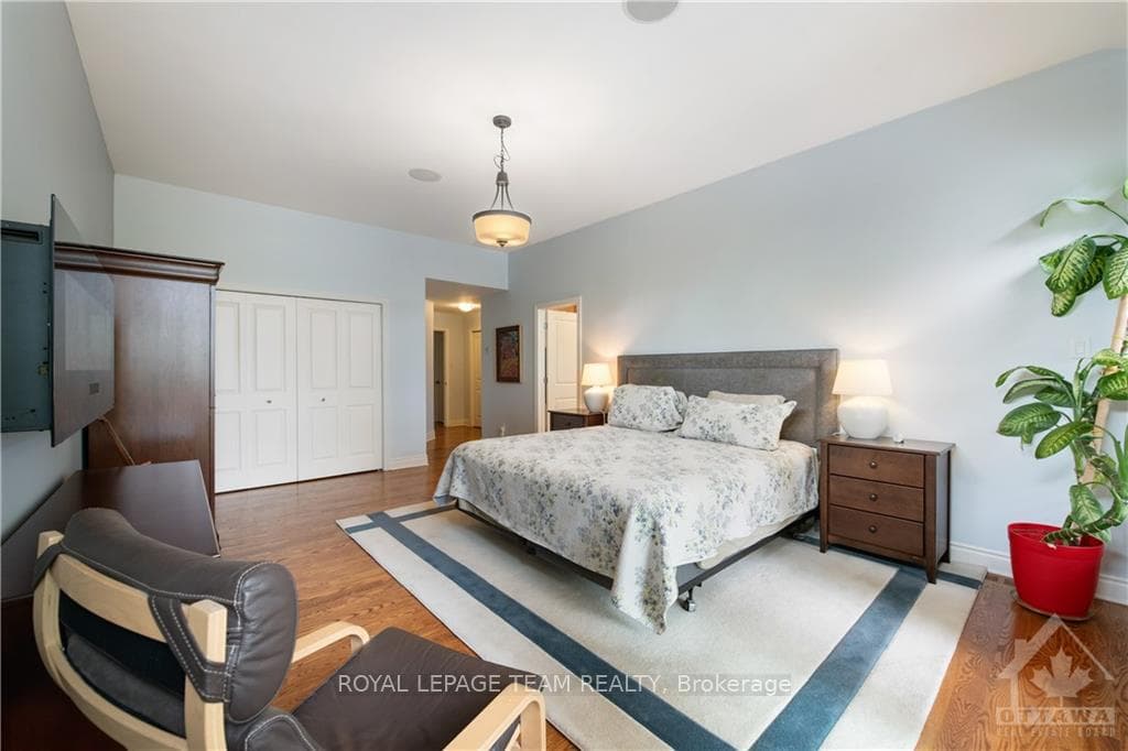 423 TWEEDSMUIR Avenue photo 20
