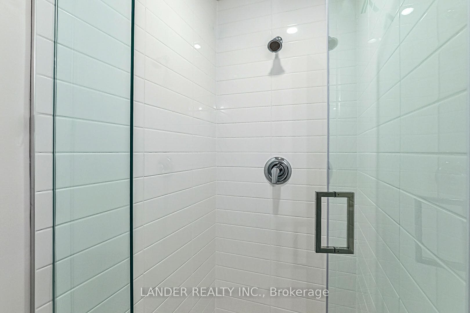 Shower in 3 Piece Bathroom