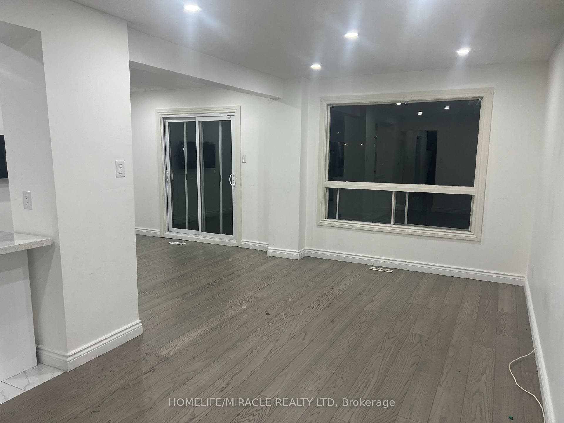 18 Puritan Court Unit Main photo 10
