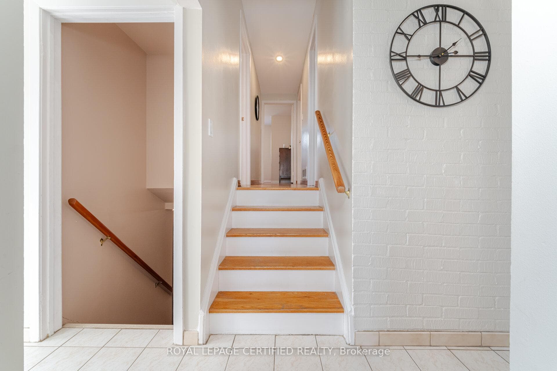 12 Grovetree Place photo 19