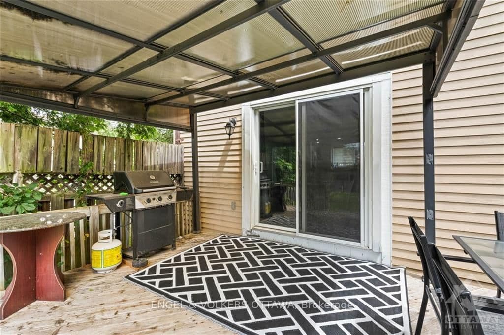 1740 LAFRANCE Drive photo 19