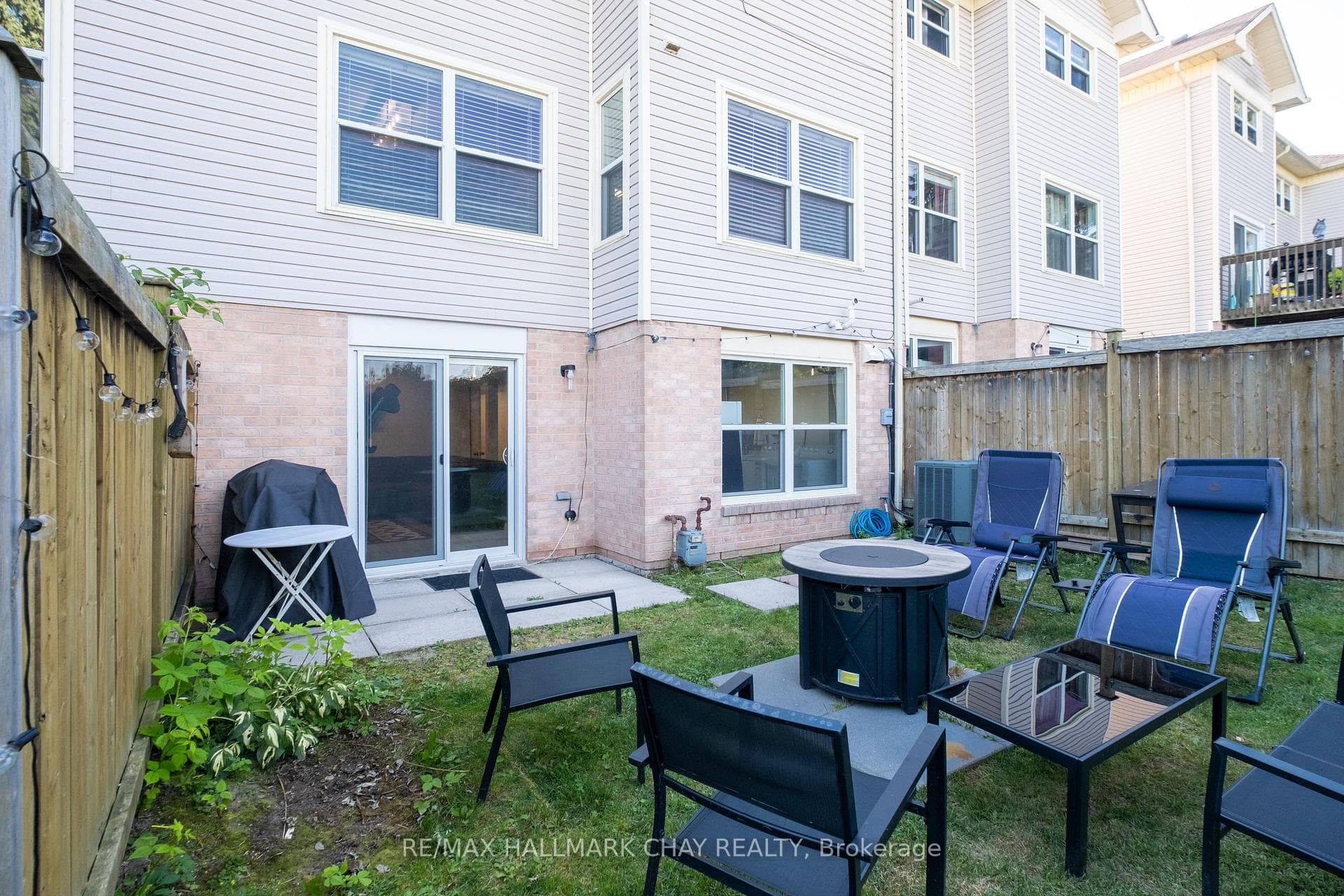 120 D'Ambrosio Drive Unit 19 photo 35