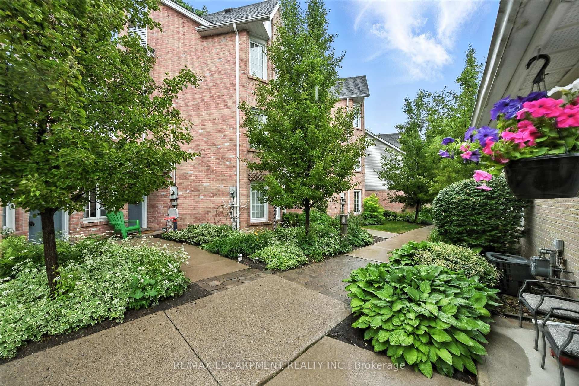 2110 CLEAVER Avenue Unit 228 photo 3